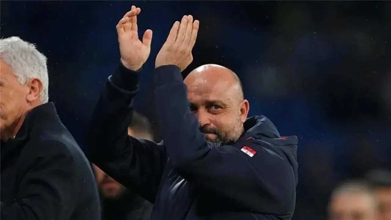 مدرب إسبانيول يخشى تحريف كلامه عن خوان جارسيا بعد هزيمة برشلونة